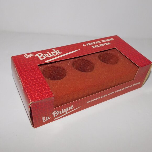 VTG 1984 THE BRICK Red Foam Novelty Stress Reliever Squeeze Throw Faux Brick NEW - Picture 2 of 6